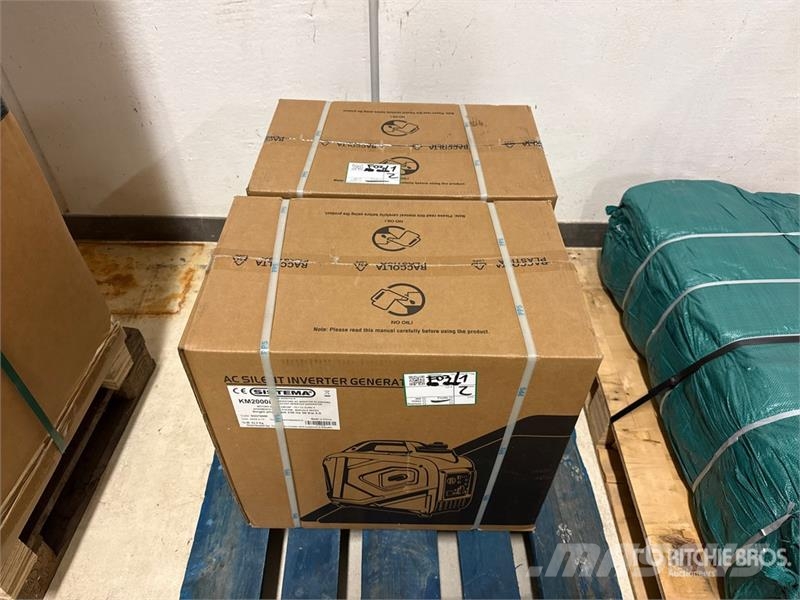  Quantity of (2) KM20001 2 kW Portable Generator Se مولدات أخرى