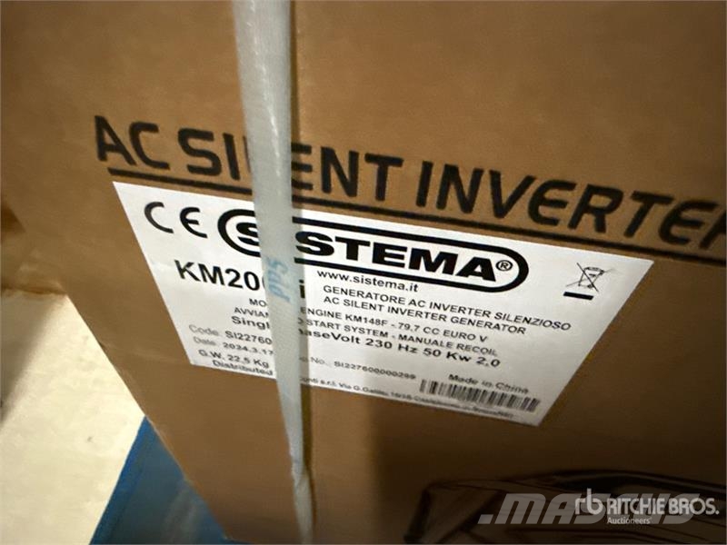  Quantity of (2) KM20001 2 kW Portable Generator Se مولدات أخرى