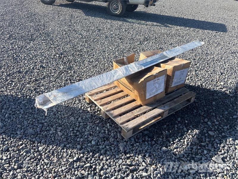 Quantity of (2) Kowloon CS-3M Petrol Concrete Scre معدات البناء - غير ذلك