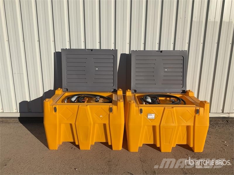 Quantity of (2) KUL DL480 Fuel Tank (Unused) Depósitos de combustible y aditivos