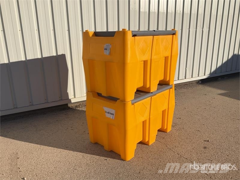 Quantity of (2) KUL DL480 Fuel Tank (Unused) Depósitos de combustible y aditivos