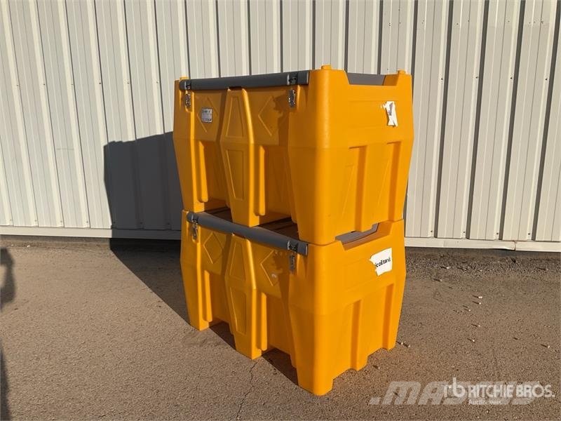 Quantity of (2) KUL DL480 Fuel Tank (Unused) Depósitos de combustible y aditivos