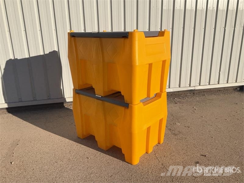 Quantity of (2) KUL DL480 Fuel Tank (Unused) Depósitos de combustible y aditivos