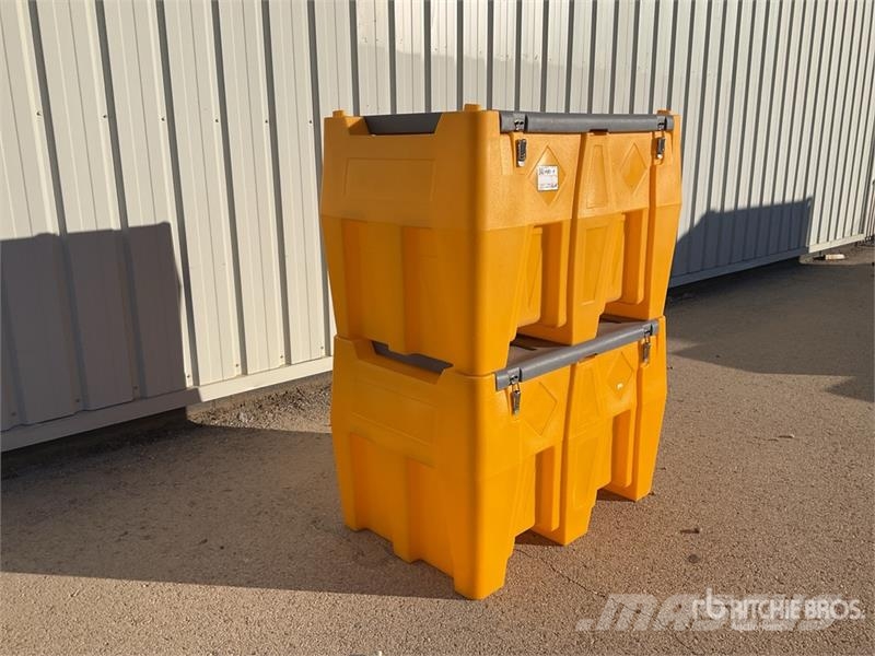 Quantity of (2) KUL DL480 Fuel Tank (Unused) Depósitos de combustible y aditivos