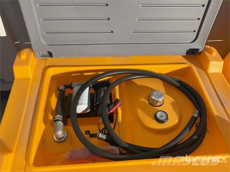 Quantity of (2) KUL DL480 Fuel Tank (Unused) Depósitos de combustible y aditivos