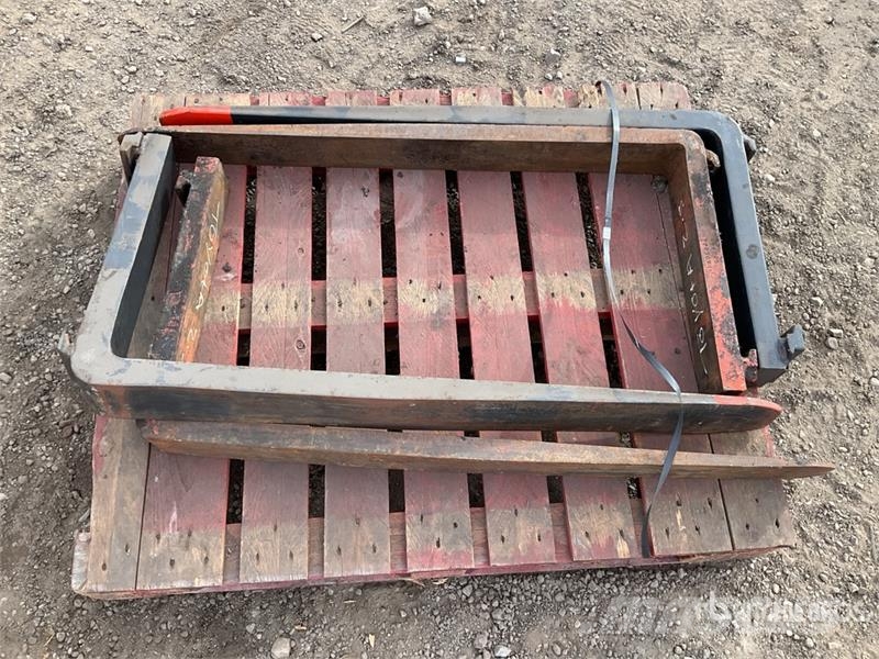 Quantity of (2) Lift Truck Forks Viljuške