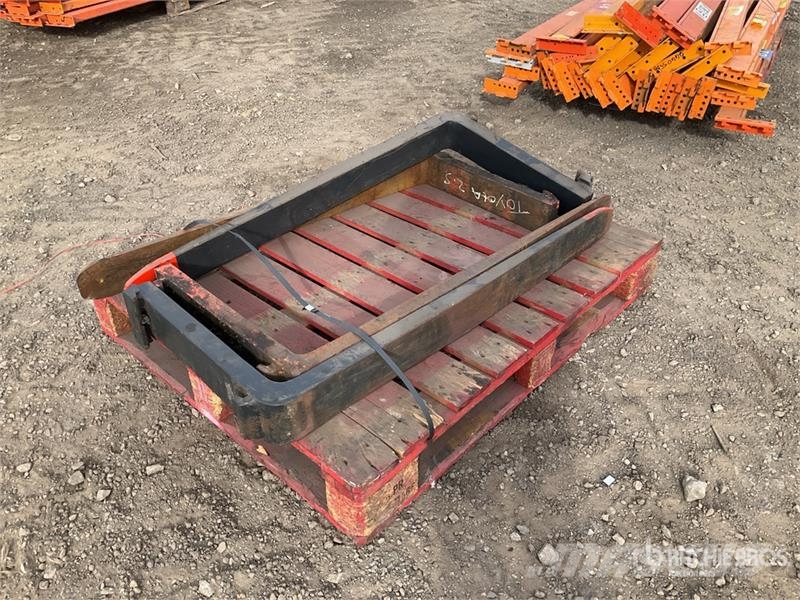  Quantity of (2) Lift Truck Forks Viljuške