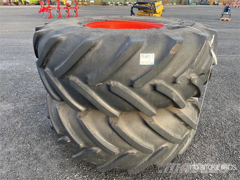  Quantity of (2) Michelin IF680/85R32 Wheels Reifen