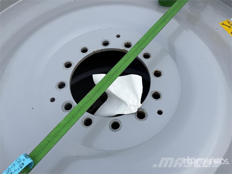  Quantity of (2) Michelin 380/90 R54 Wheels الإطارات والعجلات والحافات