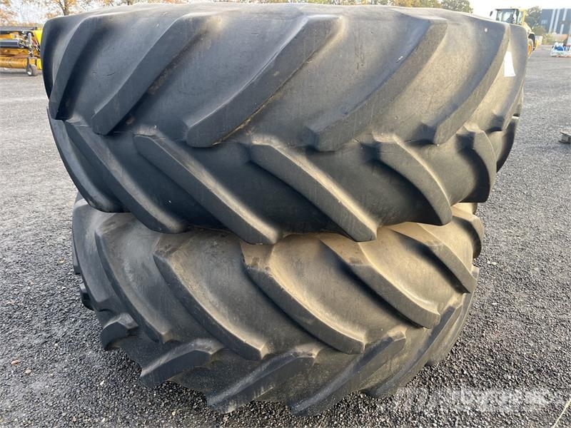  Quantity of (2) Michelin IF680/85R32 Wheels Reifen