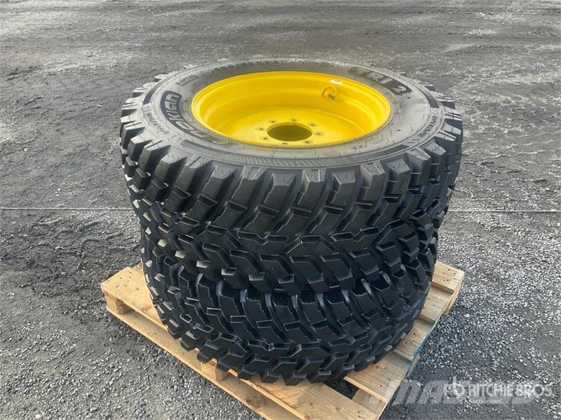Quantity of (2) Nokian Tri 2 420/65R24 151A8/146D Gume, točkovi i felne