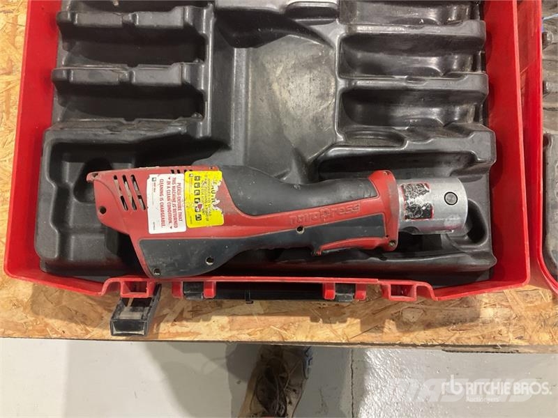 Quantity of (2) Novopress ACO102 Crimper Andere Zubehörteile