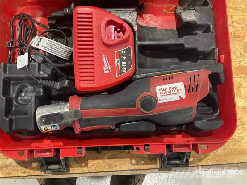 Quantity of (2) Novopress ACO102 Crimper Andere Zubehörteile