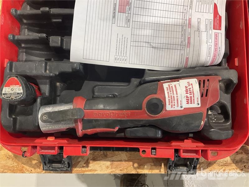 Quantity of (2) Novopress ACO102 Crimper Andere Zubehörteile