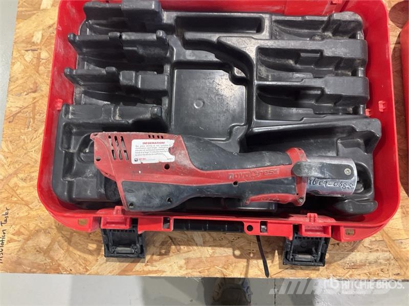 Quantity of (2) Novopress ACO103 Crimper Andere Zubehörteile