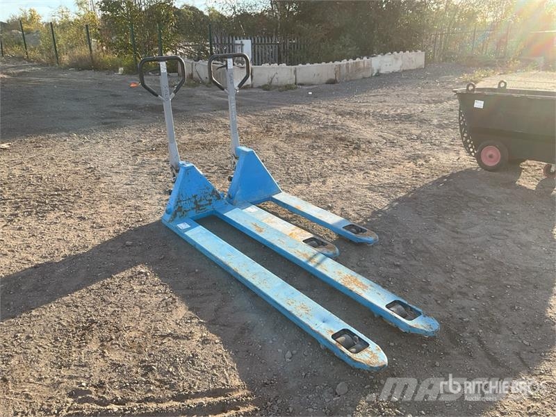  Quantity of (2) Pfaff 2500kg 2000kg Pallet Jack Transpallet elettrici a timone