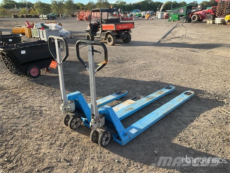  Quantity of (2) Pfaff 2500kg 2000kg Pallet Jack Transpallet elettrici a timone