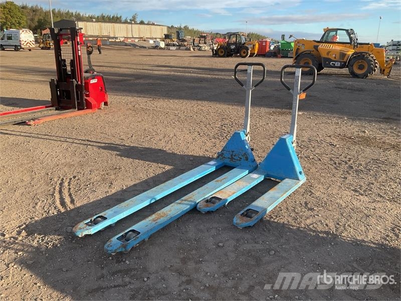  Quantity of (2) Pfaff 2500kg 2000kg Pallet Jack Transpallet elettrici a timone