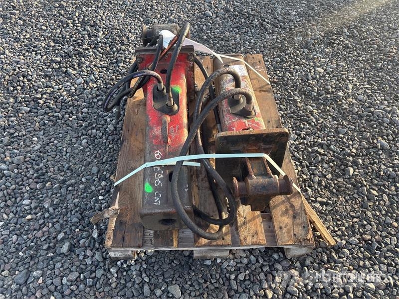  Quantity of (2) Q/C Hydraulic Breaker Hamers en brekers