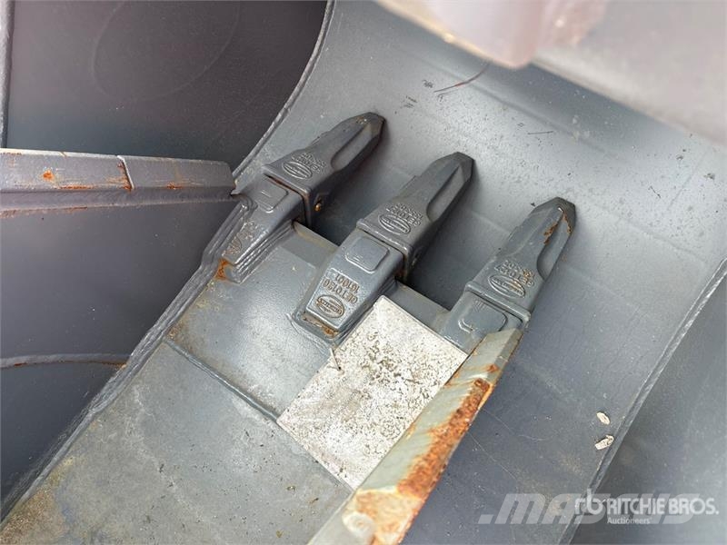  Quantity of (2) Strickland Excavator Bucket - Fits دلاء
