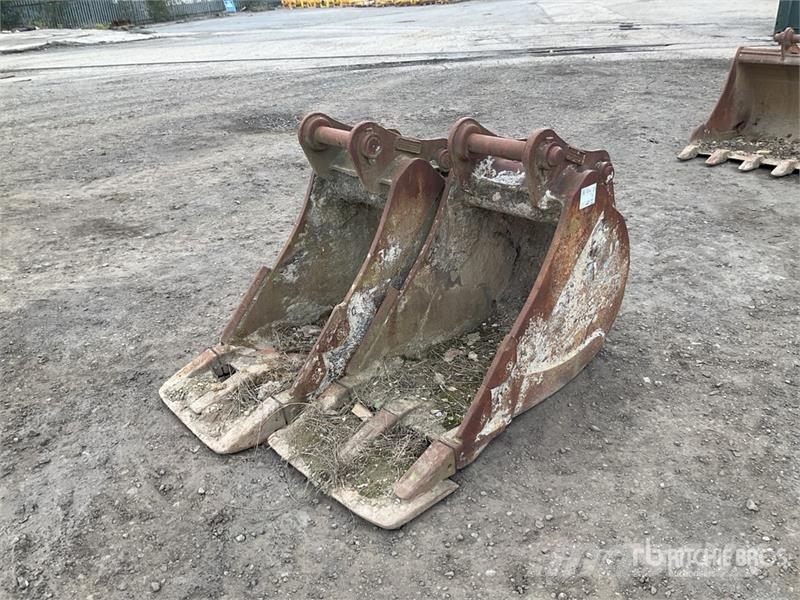  Quantity of (2) Strickland 600 mm Digging Excavato Buckets