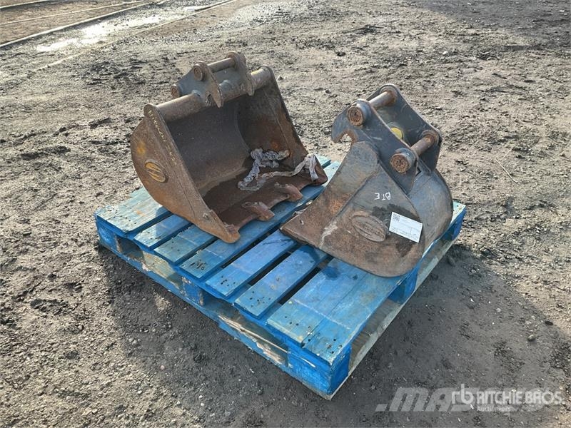  Quantity of (2) Strickland Digging 600mm 200mm Exc دلاء