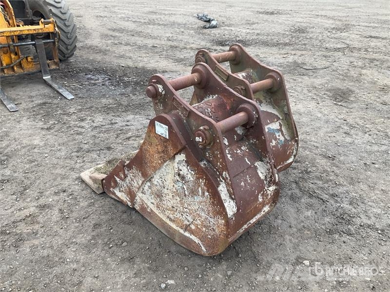  Quantity of (2) Strickland 600 mm Digging Excavato Buckets