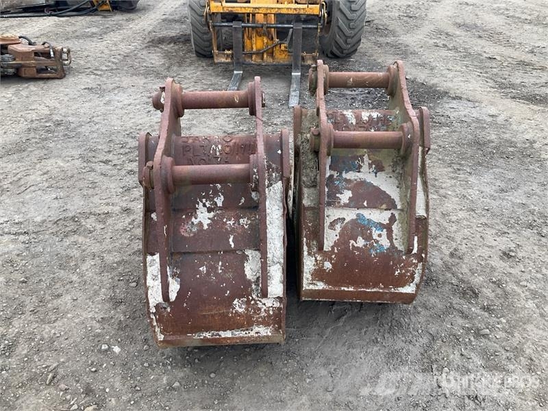  Quantity of (2) Strickland 600 mm Digging Excavato Buckets
