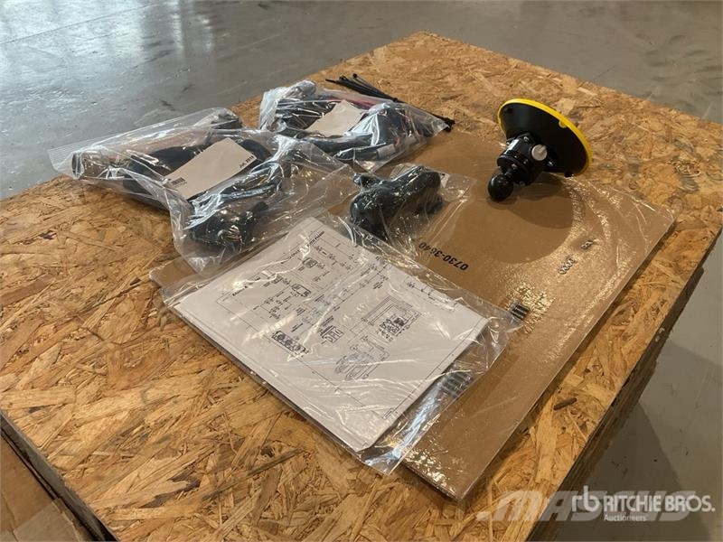 Quantity of (2) Trimble Skid Steer Attachment Disp Műszerek, mérő és automatizáló berendezések