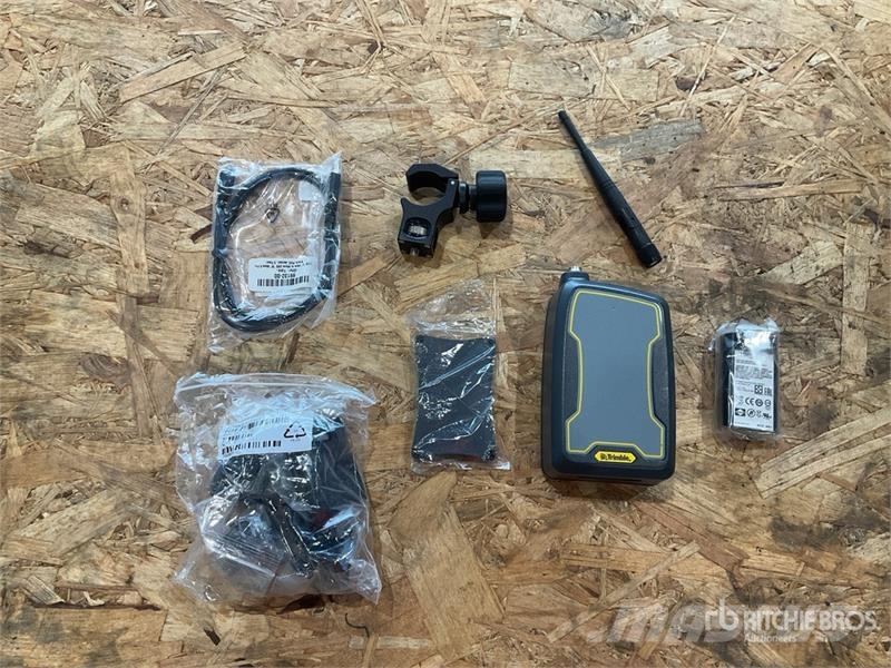  Quantity of (2) Trimble TDL2.4 Radio (Unused) Instruments, measuring and automation equipment