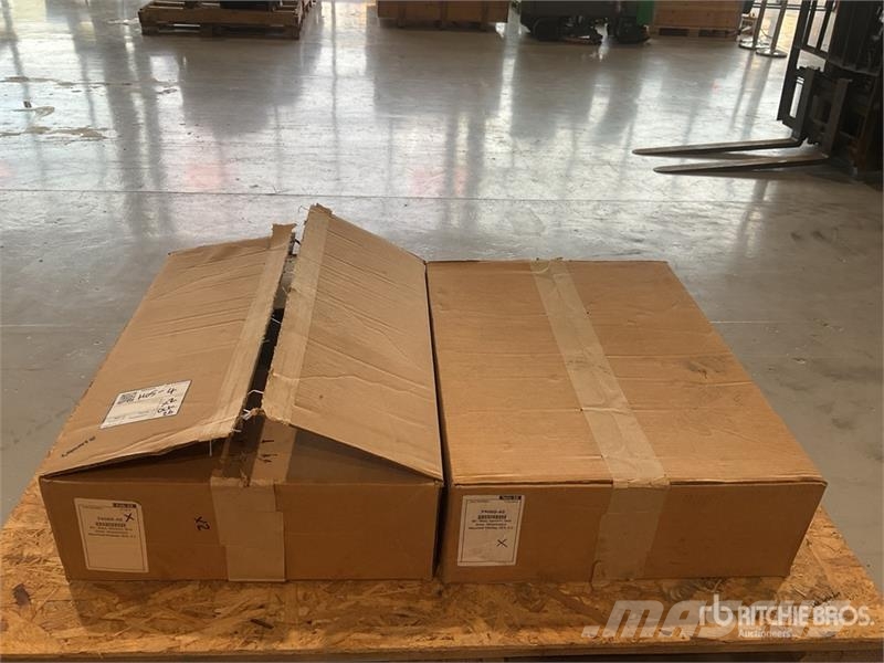 Quantity of (2) Trimble Skid Steer Attachment Disp Műszerek, mérő és automatizáló berendezések