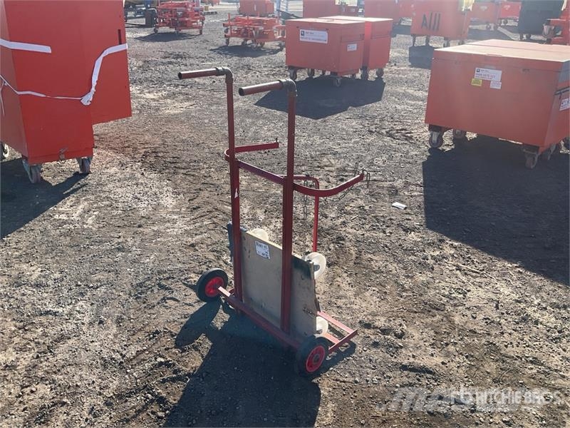 Quantity of (2) Trolley Andere Zubehörteile