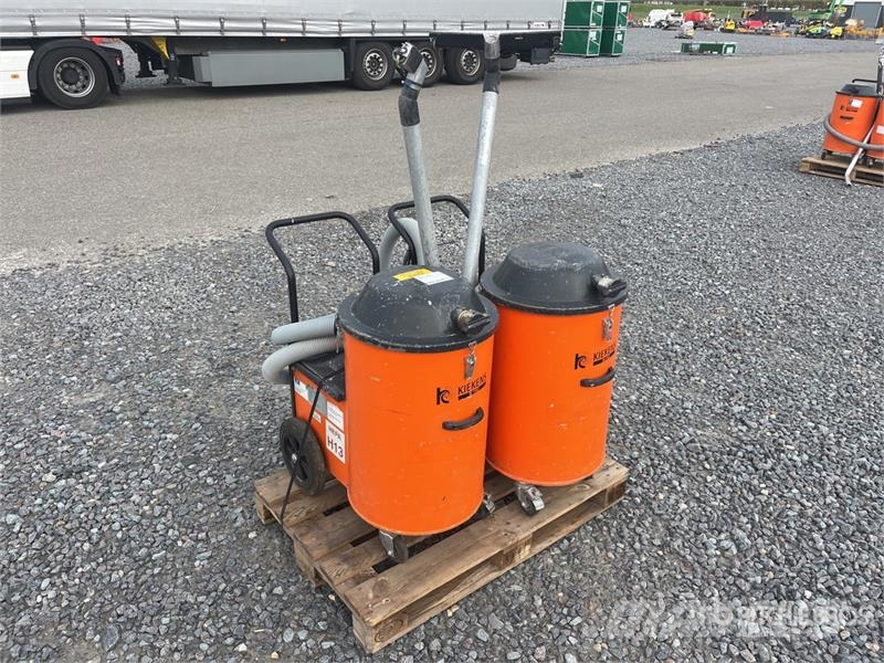 Quantity of (2) Vacuum Cleaner Vacuum cleaners