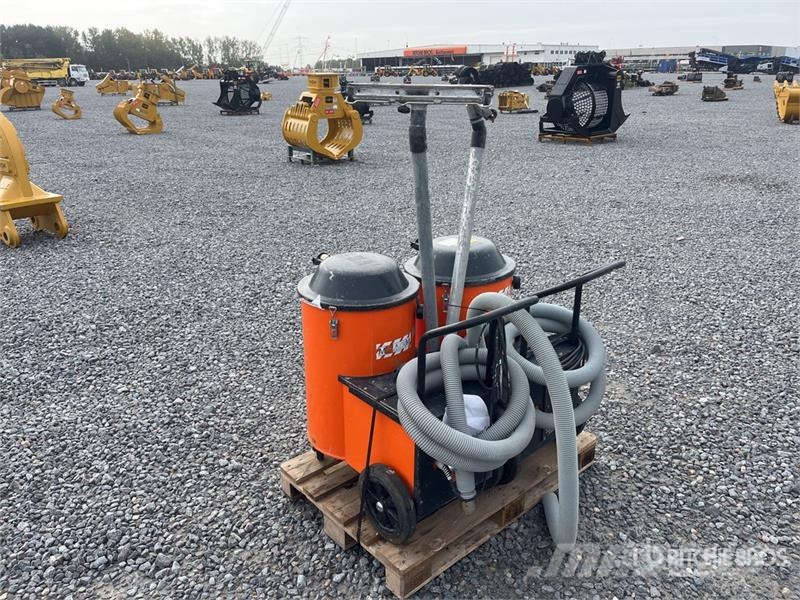 Quantity of (2) Vacuum Cleaner Vacuum cleaners