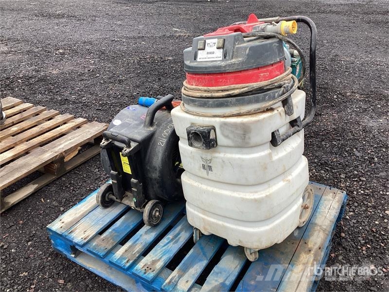  Quantity of (2) Vacuum Cleaner 業務用掃除機