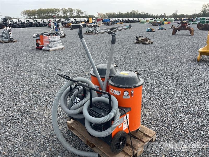 Quantity of (2) Vacuum Cleaner Vacuum cleaners