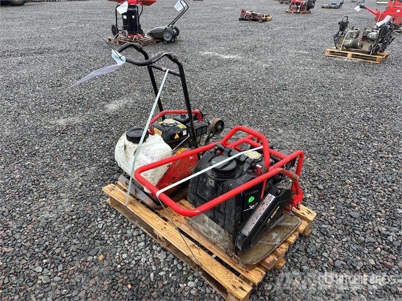 Quantity of (2) Vibratory Plate Compactor プレートコンパクター