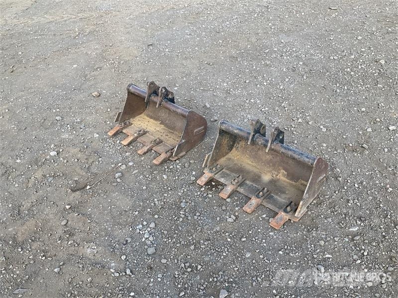 Quantity of (2) WHITES 600 mm Digging Excavator Bu Buckets