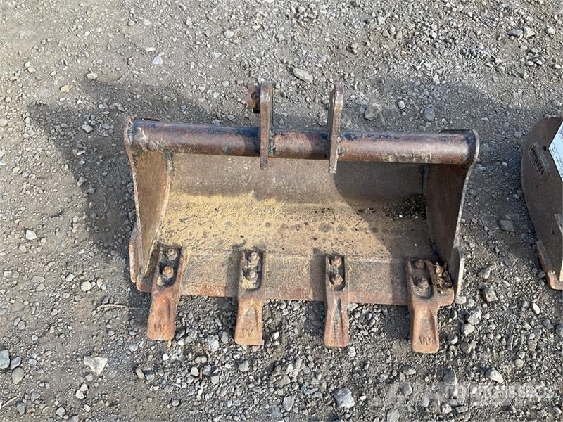 Quantity of (2) WHITES 600 mm Digging Excavator Bu Buckets