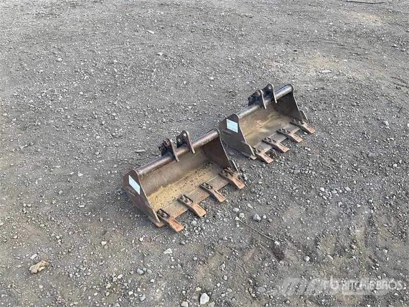 Quantity of (2) WHITES 600 mm Digging Excavator Bu Buckets