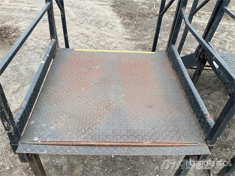 Quantity of (2) Work Platform Drugi deli