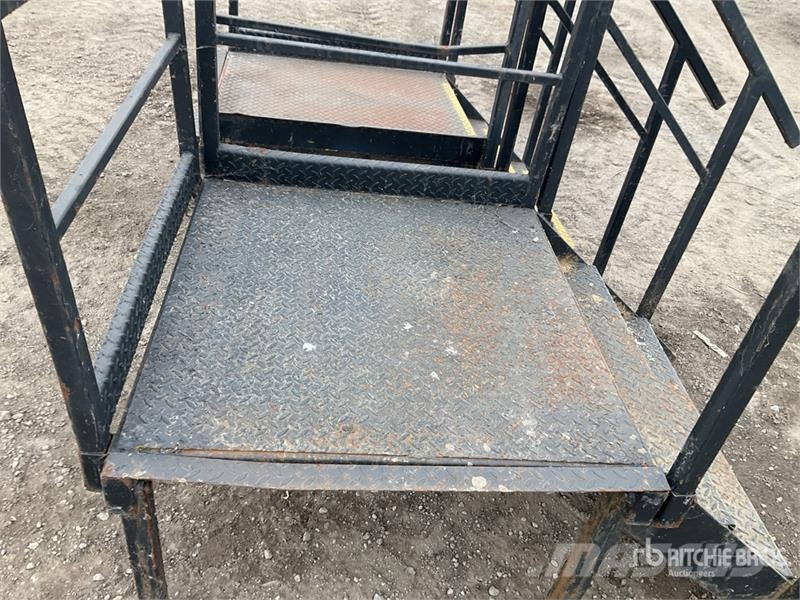 Quantity of (2) Work Platform Drugi deli