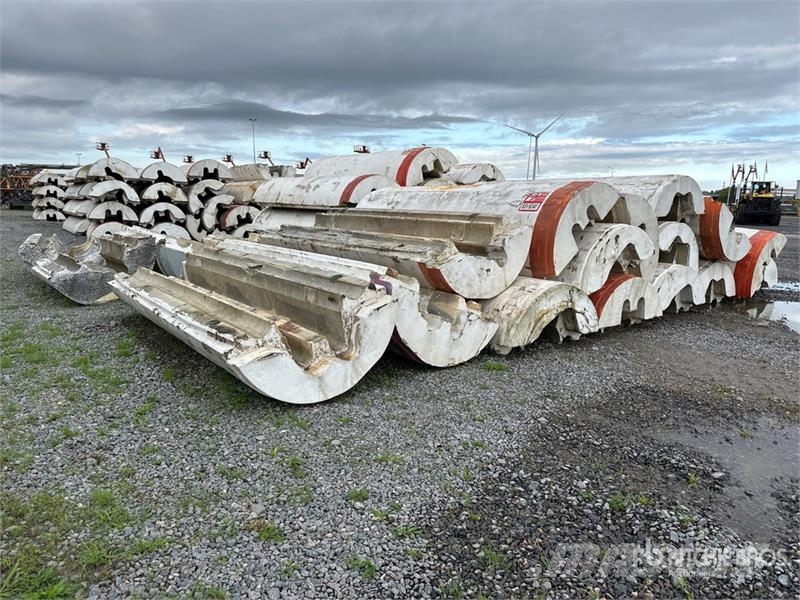  Quantity of (29) Heavy Duty Offshore GRP Marine Fl その他部品