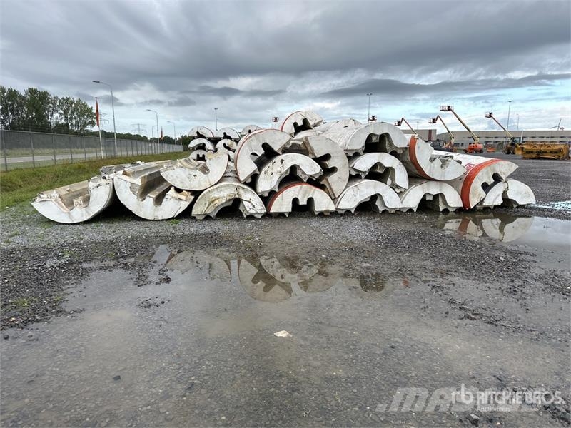  Quantity of (29) Heavy Duty Offshore GRP Marine Fl その他部品