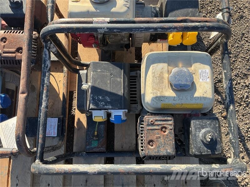 Quantity of (3) 2.7 kW Generator Set Naftové generátory
