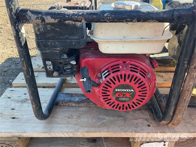 Quantity of (3) 2.7 kW Generator Set Naftové generátory