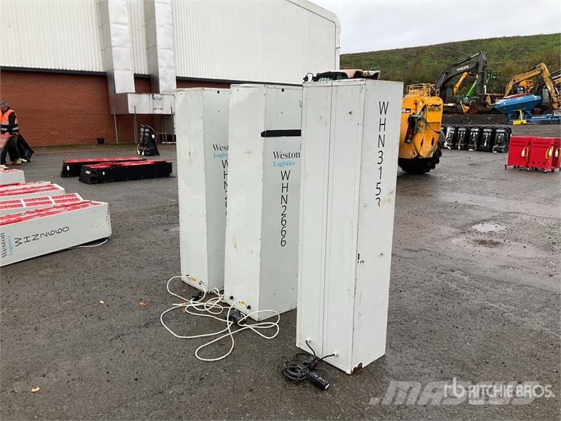 Quantity of (3) Armorgard Powerstation Tool Cabine Maszyny budowlane - Inne