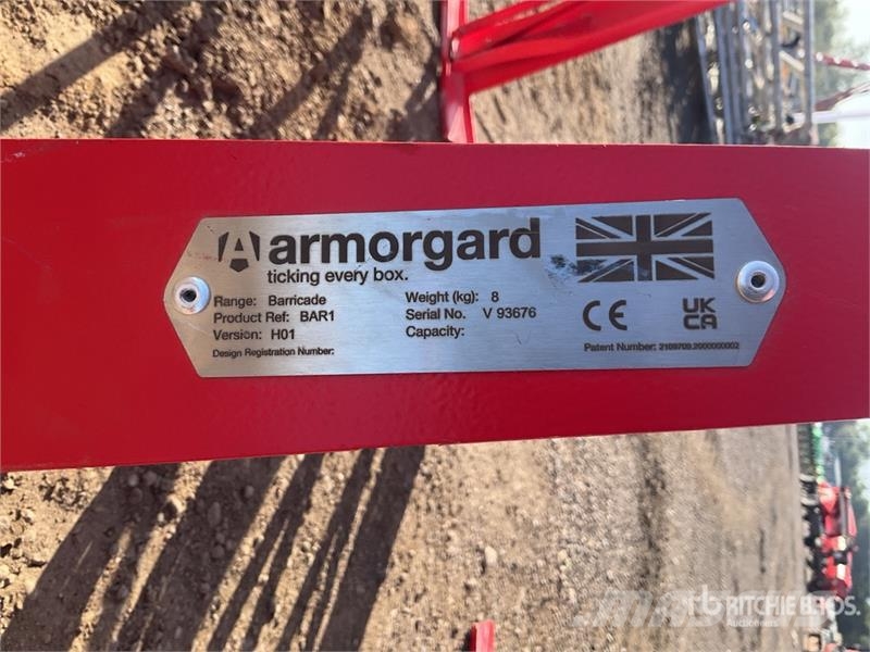 Quantity of (3) Armorgard Barricade Barrier Andere Zubehörteile