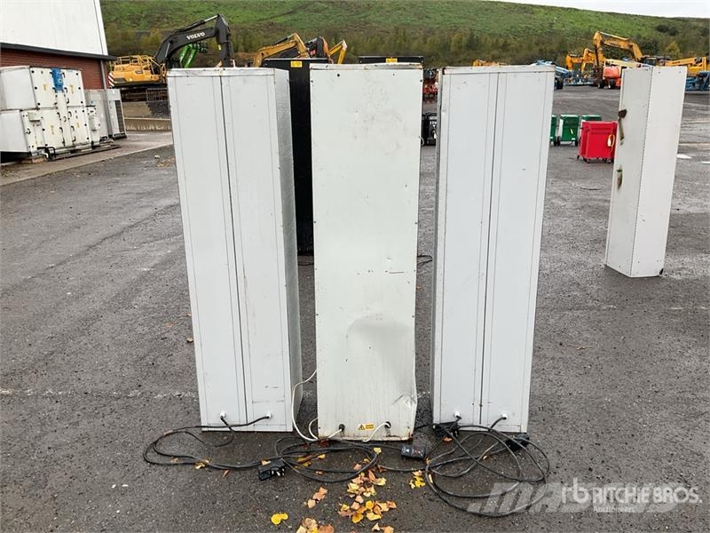 Quantity of (3) Armorgard Powerstation Tool Cabine Maszyny budowlane - Inne