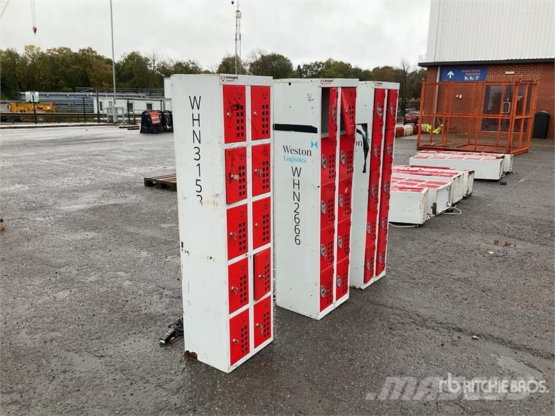 Quantity of (3) Armorgard Powerstation Tool Cabine Maszyny budowlane - Inne